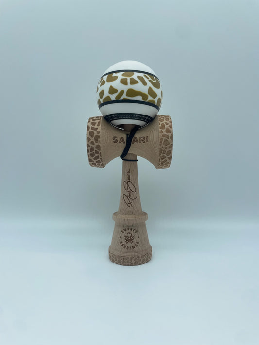 Cushion Reed Stark Gold Safari Complete